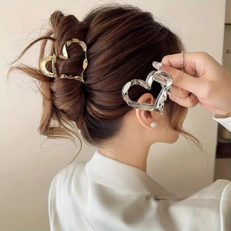 Pinza para el pelo de metal con forma de corazón