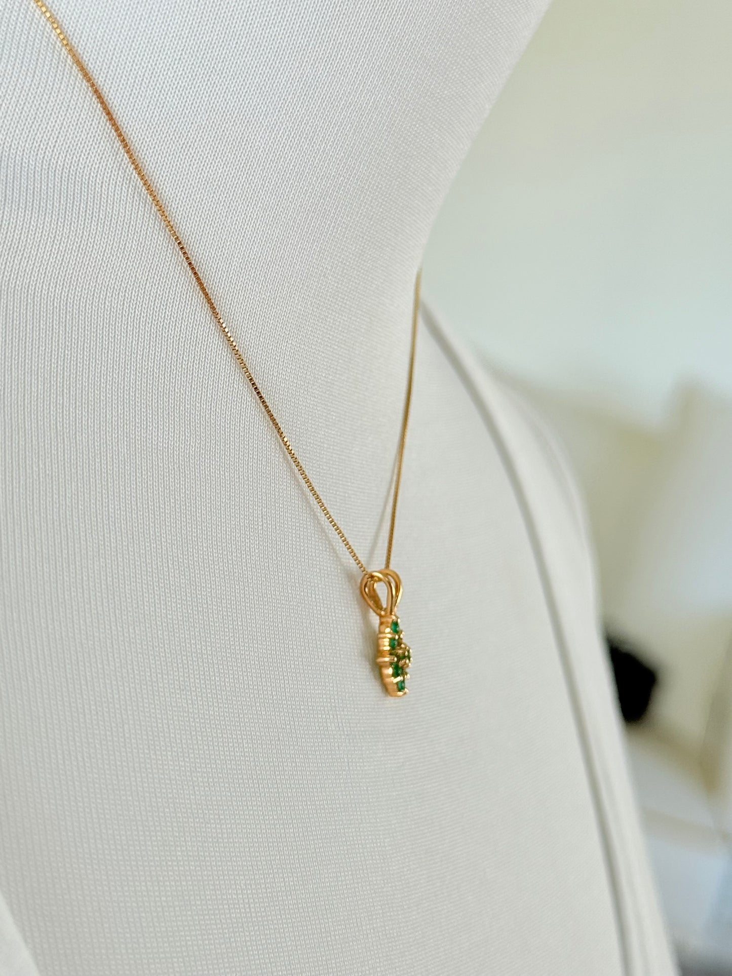 Pine Shape Colombian Emerald & Diamond charm & Solid Gold 18K Italian