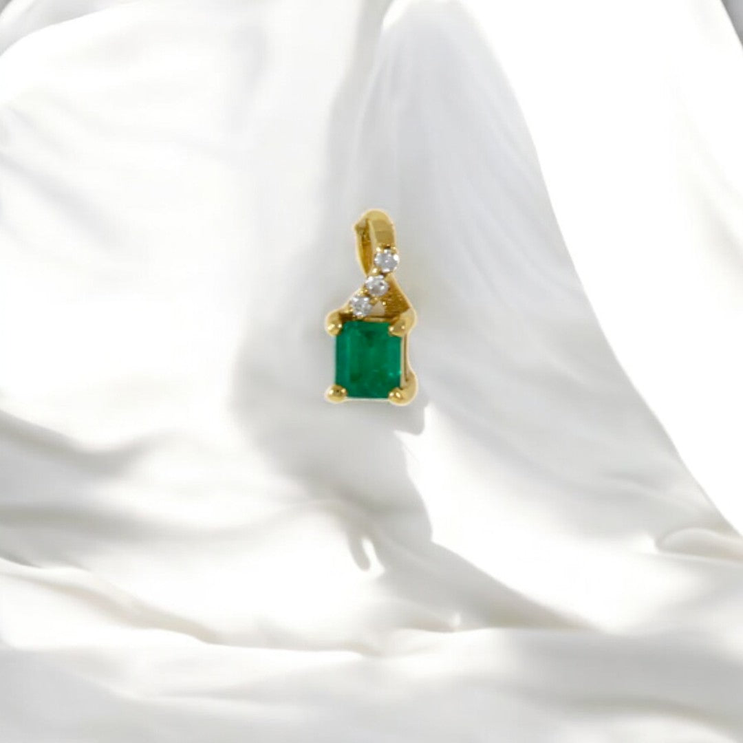 Square Shape Colombian Emerald & Diamond charm & Solid Gold 18K Italian