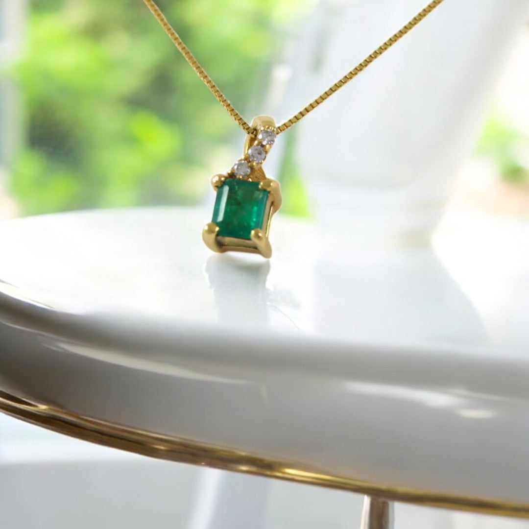 Square Shape Colombian Emerald & Diamond charm & Solid Gold 18K Italian