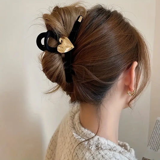 Elegant Vintage Heart Clip